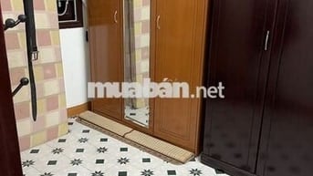 Cho thuê nhà dân xây 4 tầng tại Hào Nam, Hà Nội