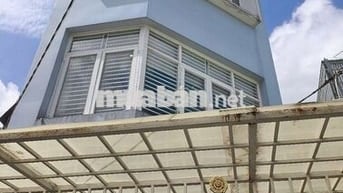 nhà 3 lầu 4pn, có vài máy lạnh sạch sẽ vào ở ngay hẻm 3m yên tĩnh 