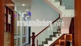 Nhà Lầu Dĩ AnGần Vincom Dĩ An, 90m2/3,8 tỷ 3PN,3NVS,Sổ riêng, gần KCN