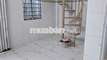 phòng cho thuê rộng gác suốt rộng, trệt dưới đất đường lớn xe vào được