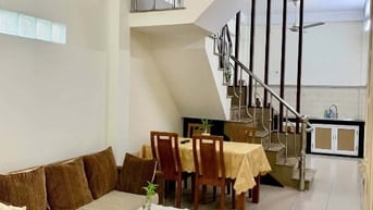 Cho thuê nhà 3 tầng ngã tư Phú Nhuận, 180/5 Phan Đăng Lưu. 17.000.000