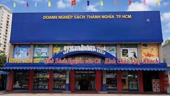 CHO THUÊ MẶT BẰNG HIẾM QUẬN 7 – NGANG 30M CỰC ĐẸP