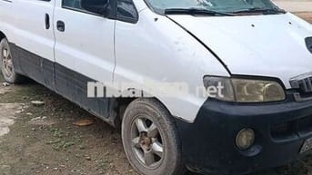 Hyundai Starex Trắng
