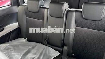 Toyota Innova 7 chỗ màu Đen Xăng