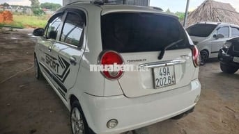 Chevrolet Spark Trắng 5 chỗ