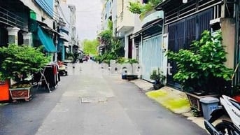 Ngộp- ĐƯỜNG 8m Thông - Nhà 3 tầng - DT: 4x15 - Tỉnh Lộ 10