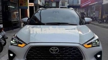Toyota Yaris Cross 2024 Trắng nóc đen Tự động