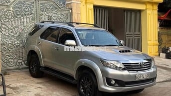 Toyota Fortuner 7 chỗ số sàn- máy Dầu