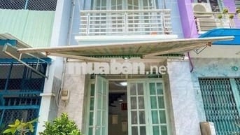 Bán 5,4 tỷ nhà 3 tầng, 4 phòng ngủ, hẻm 5 thông đường Lũy Bán Bích