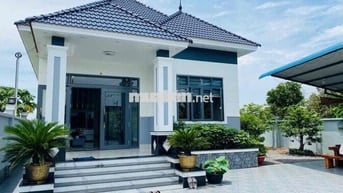 Chính chủ - Mua đất tặng nhà kiên cố, 1 xào đất mặt tiền Nguyễn hoàng