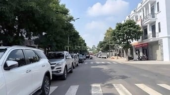 Bán nhà 2 lầu mặt tiền DT747, phù hợp ở hoặc cho thuê 12tr/tháng