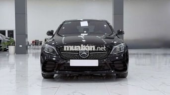 Mercedes-Benz C300 AMG 2019, 1 chủ từ mới chạy ít.