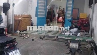 nhà cấp 4 Mẹ Nhu dt lớn có sân để xe kiệt rộng 61