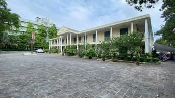 900m2 kho, xưởng, garage, TT dạy nghề và sân 500m2 ở Yên Xá - Cầu Bươu
