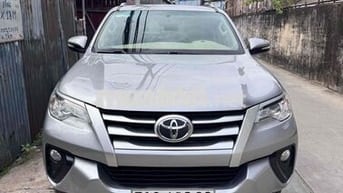 Toyota Fortuner 2017 Số sàn máy Dầu Bạc xe zin