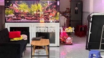 CẦN CHO THUÊ NHÀ NGUYÊN CĂN 4.2x16 1 trệt 1 lầu sạch sẽ hẻm xe hơi