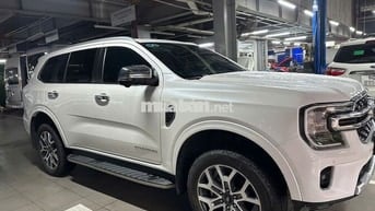Ford Everest Titanium 2024, lướt 16.000km, vay 75%