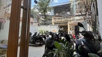 Cho Thuê MB Trệt Kinh Doanh +  Kèm Sân Trống - Phường Bến Thành
