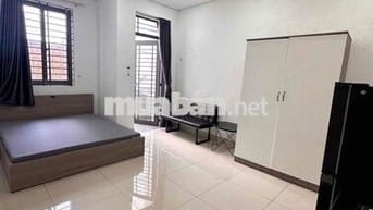 Căn hộ ban công thoáng nhà mới Thạch Thị Thanh Q1 gần chợ Tân Định