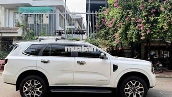 ✅Bán Xe Gia Đình Everest Titanium Lướt 15.900km
