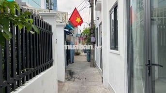 Cho thuê nguyên căn 2pn 2wc ngay sát CoopMart Q7 , Phú Mỹ Hưng