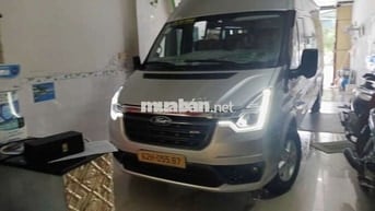 Ford Transit 2022 16 chỗ Bạc