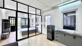 Căn hộ mini full Nội thất  ban công kế Parcmall Q8