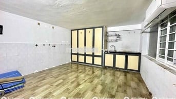 PHÒNG SẴN MÁY LẠNH - CÁCH VHU 800m - GIÁ RẺ - CỬA SỔ TRỜI