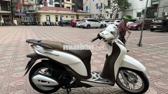 Honda SH Mode Trắng Xăng