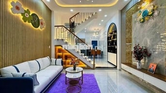 Bán Nhà Phố 60m2, 3 lầu, SHR, HXH 8m, 6 tỷ 2 còn thương lượng !!!