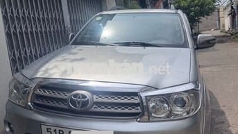 Toyota Fortuner 2011 Bạc 140.000 km