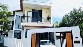 Bán nhà đẹp 2 tầng Thuỷ Xuân 100m2 sân rộng ở ngay