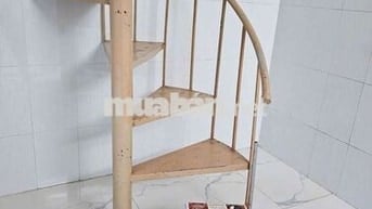 phòng cho thuê rộng có gác suốt, trệt dưới đất xe đẩy vào phòng  được 