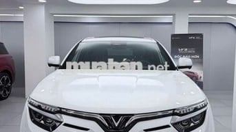 VinFast VF 8 SUV điện Trắng