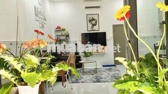Nhà Cách Mạng Tháng 8[5,5x6 - 1 lầu, 2pn, 2toilet]