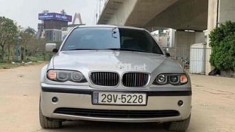BMW 318i Bạc 5 chỗ Xăng
