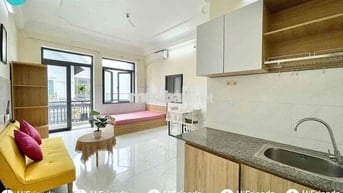 STUDIO BAN CÔNG RỘNG 40M² – THÂN NHÂN TRUNG, K300 / T3