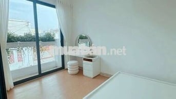 nhà 5 PN Ngay khu Huỳnh Văn Bánh giá chỉ 18tr