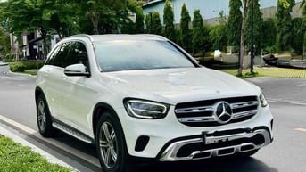 Mercedes-Benz GLC200 model2022 Trắng/đen