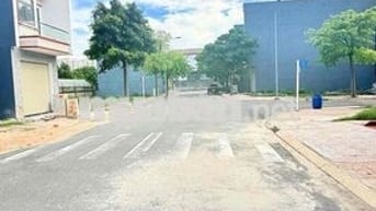 Nhà phố full nội thất an phú TP HCM 1trệt 2 lầu