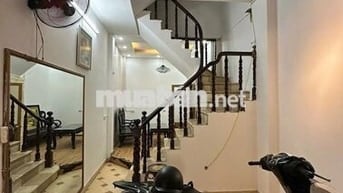 Cho thuê hà Giếng Mứt - Bạch Mai - 32m2 - 4 tầng - 4 ngủ