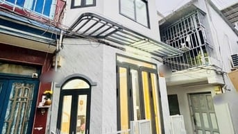Nhà chính chủ mới xây cần bán tại quận 6