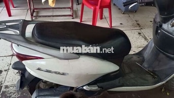 Honda Lead Trắng Xăng