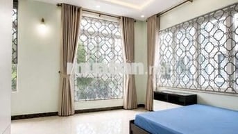 PHÒNG KẾ BÊN TRƯỜNG ĐH VĂN LANG