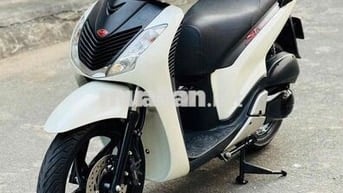 Honda SH 125i nhập ý 2011 Trắng đen spoty