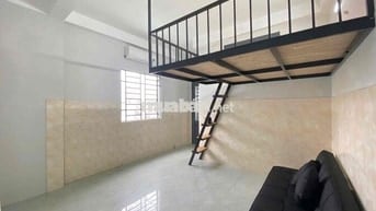 Cho Thuê Phòng Gác Tách Bếp, Máy Lạnh, gần aemall Tân Phú