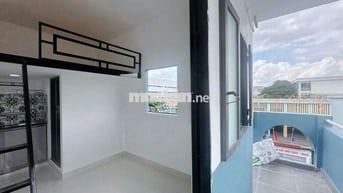 Phòng Gác Cao, cửa sổ thoáng, đối diện UTH,gần Hutech, Ngoại Thương