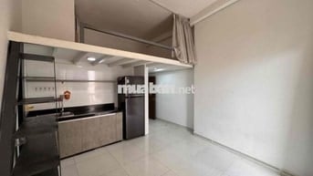 Cho Thuê Phòng Gác Balcon Cửa Sổ 25m2 Full NT 3ng3xe Ngay ĐBP Q3
