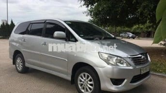 Toyota Innova Bạc