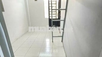Duplex cửa sổ trời thoáng mát có kệ bếp giá rẻ gác cao ko đụng đầu